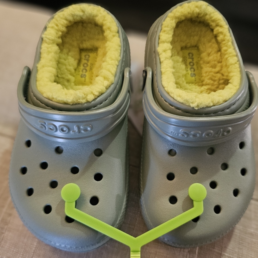 CROCS Kids' Green Slippers with Yellow Lining - Picture 3 of 5